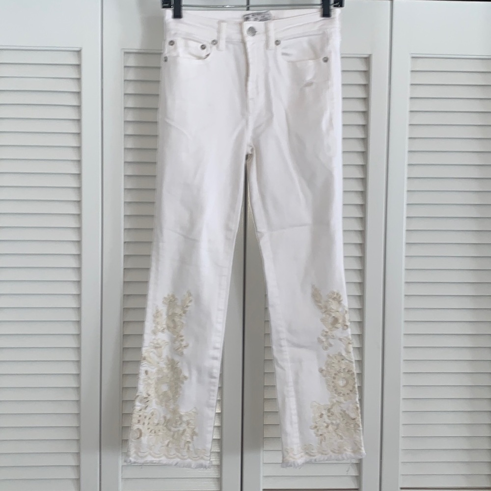 Free People White Jeans with Cream Embroidery on Legs Women’s Frayed Hem Size 26